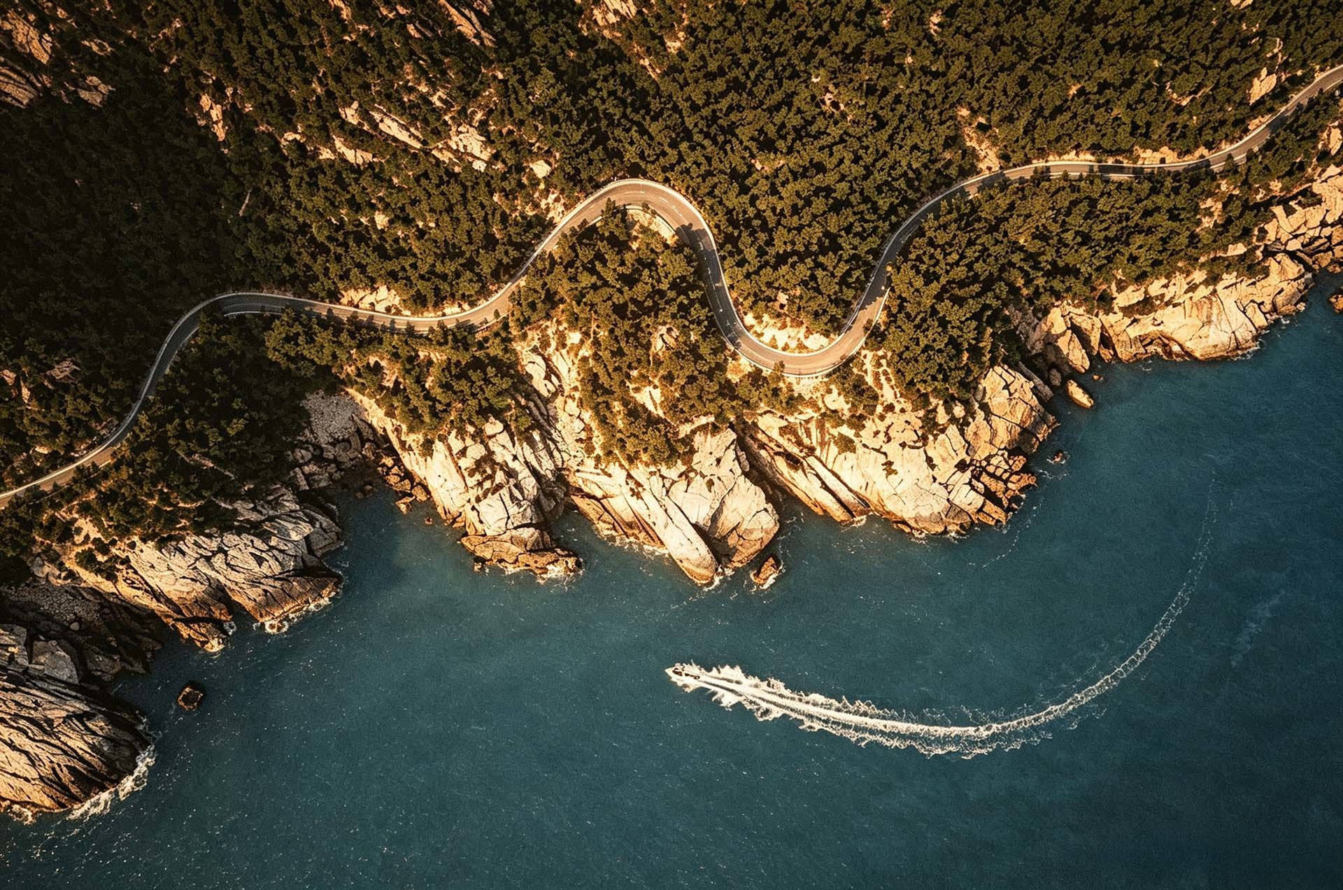 Between Mountain and Sea | Laoshan Spring Water